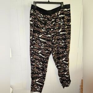 Michele Studio Abstract Print Pull On High Rise Taper Leg Pant Plus Sz 22 EUC